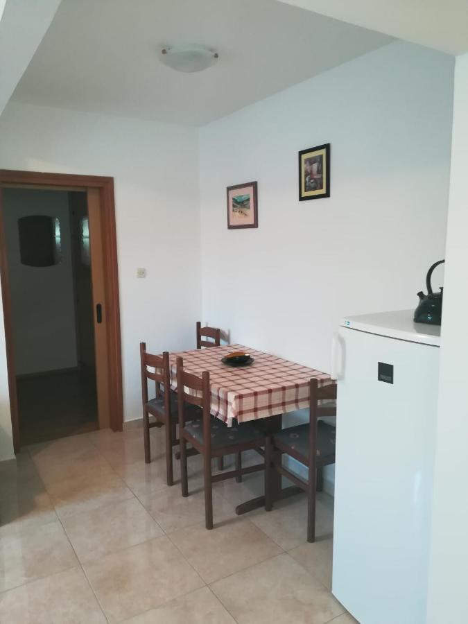 Apartments With A Parking Space Vinez, Labin - 11851 Exterior photo