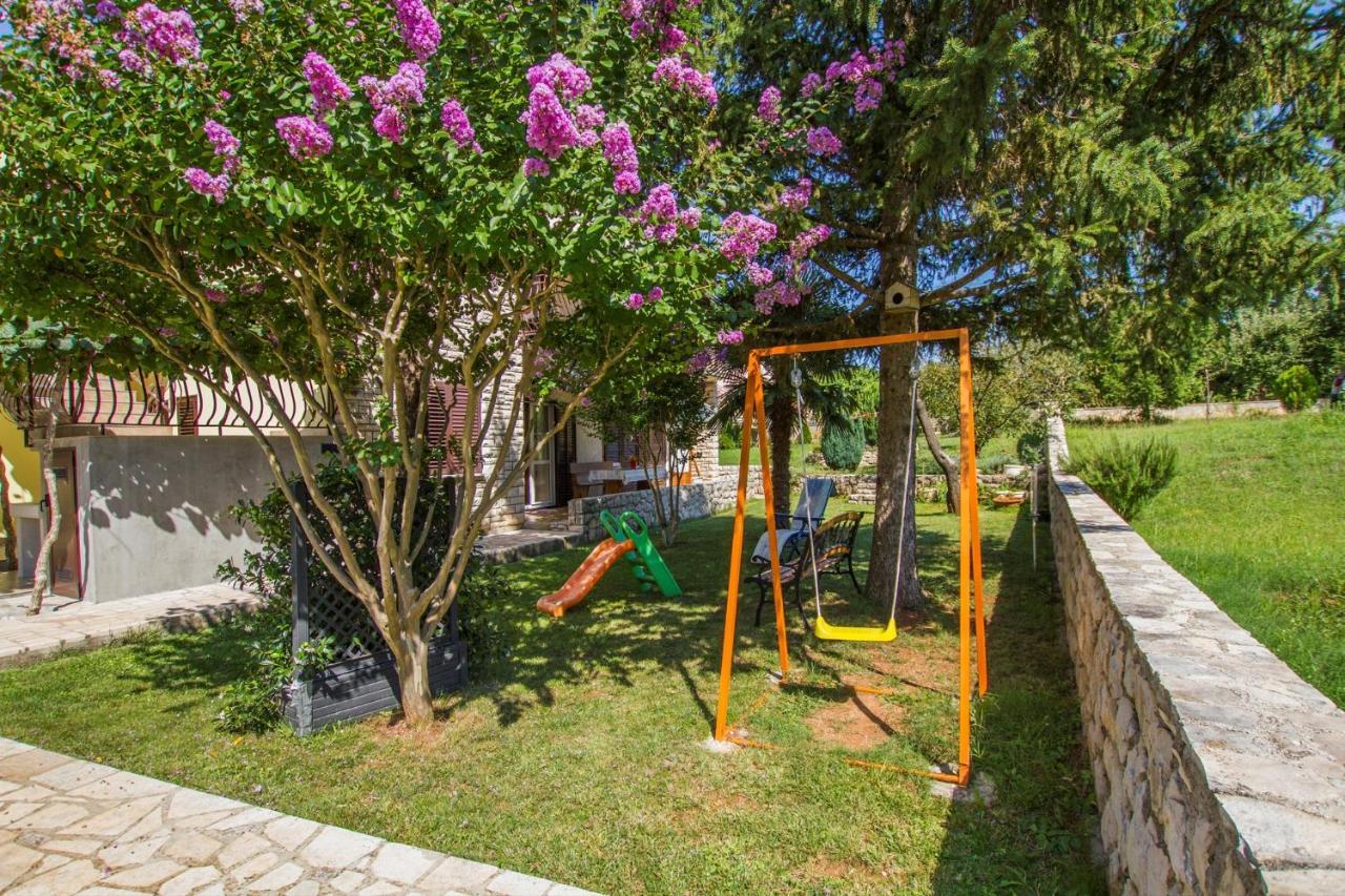 Apartments With A Parking Space Vinez, Labin - 11851 Exterior photo